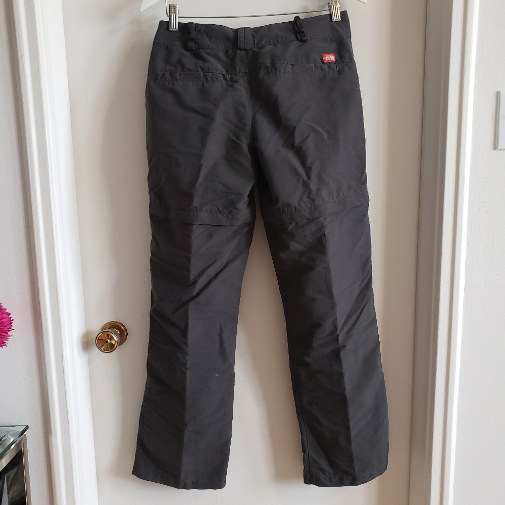 The North Face Convertable Pants To Shorts Grey Cargo Woman Size 6 EUC